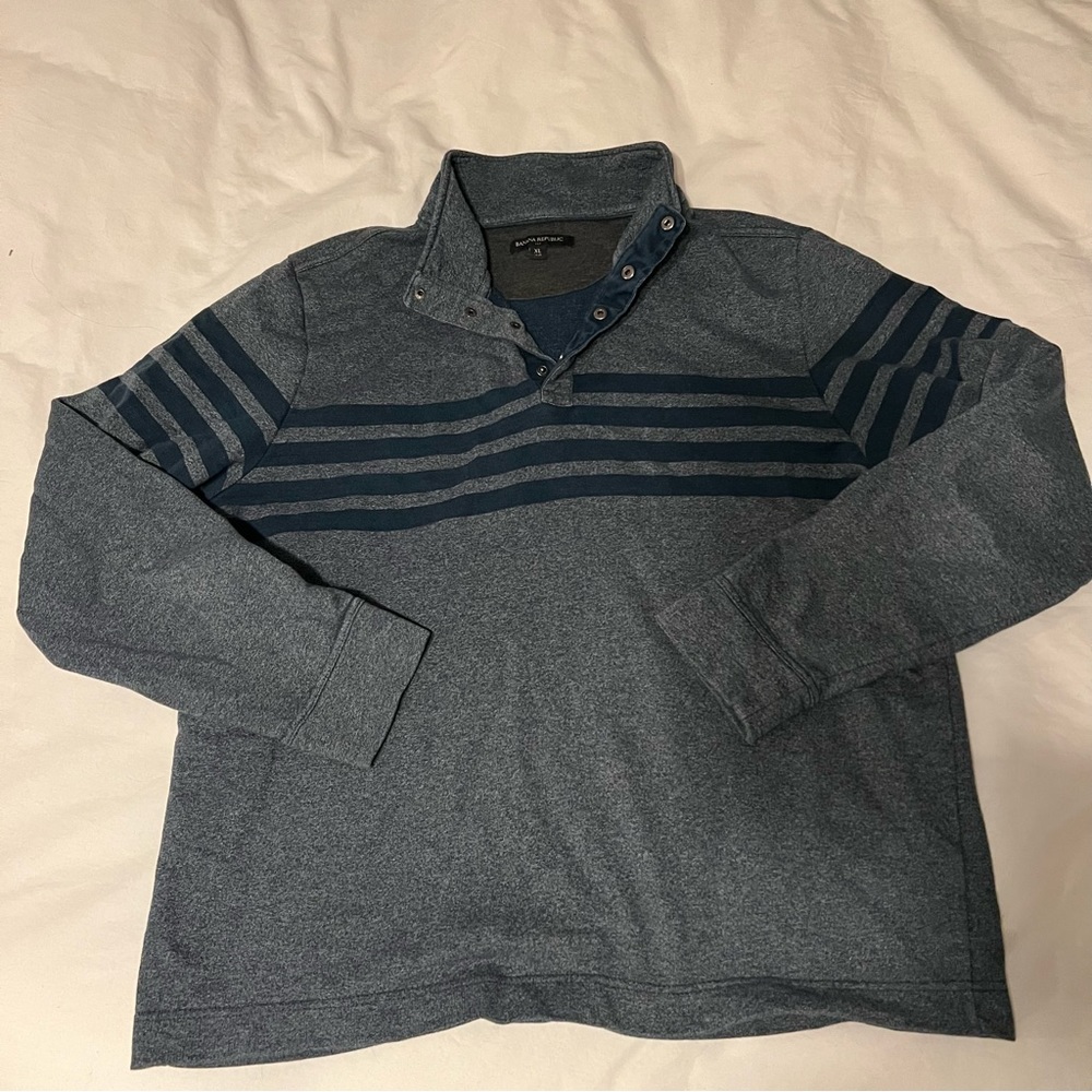 Quarter neck crewneck